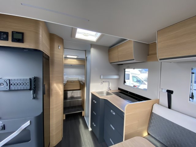 Adria Matrix 650 DL 60Y 60 ANS - Photo 4