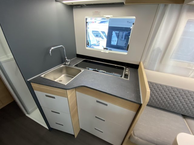 Adria Matrix Axess 650 DC - Photo 2