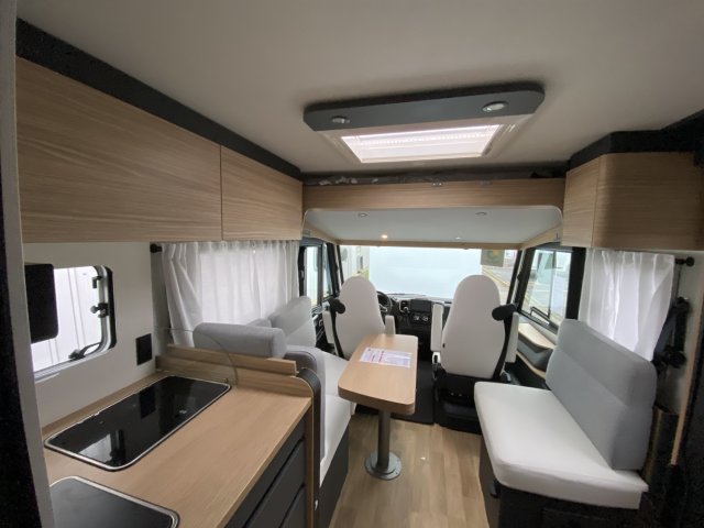 Bavaria Initial I720FC Nomade i720 fc - Photo 9