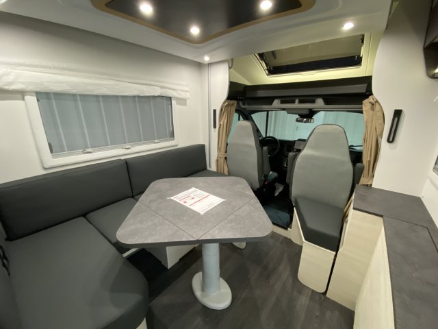 Challenger 240 Open Edition edition. - Photo 2