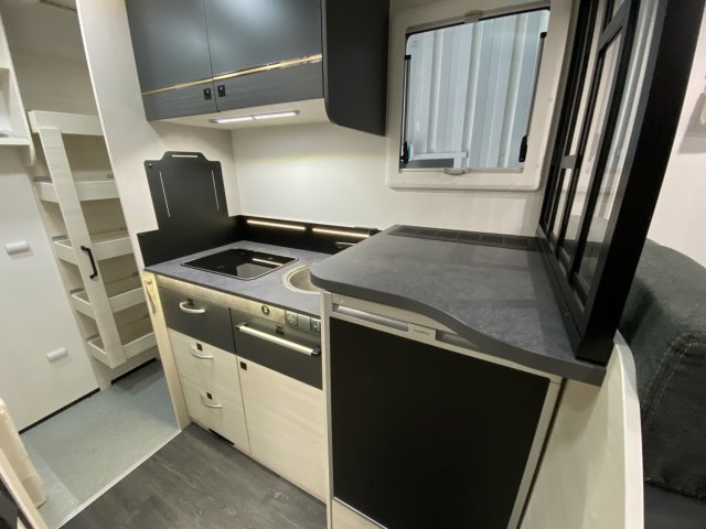 Challenger 240 Open Edition edition. - Photo 3