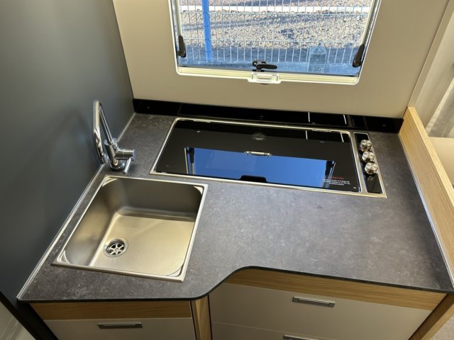 Adria Matrix Axess 650 DC - Photo 7