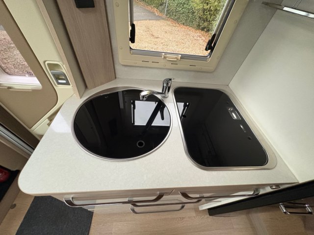 Rapido 650 F - Photo 2