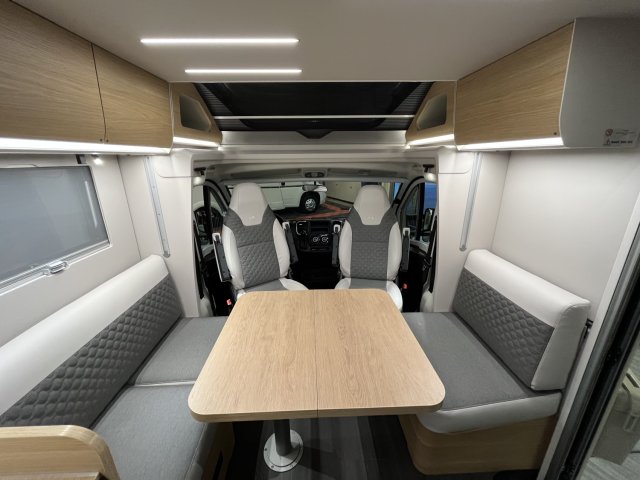 Adria Matrix 650 DL 60Y 60 ANS - Photo 2