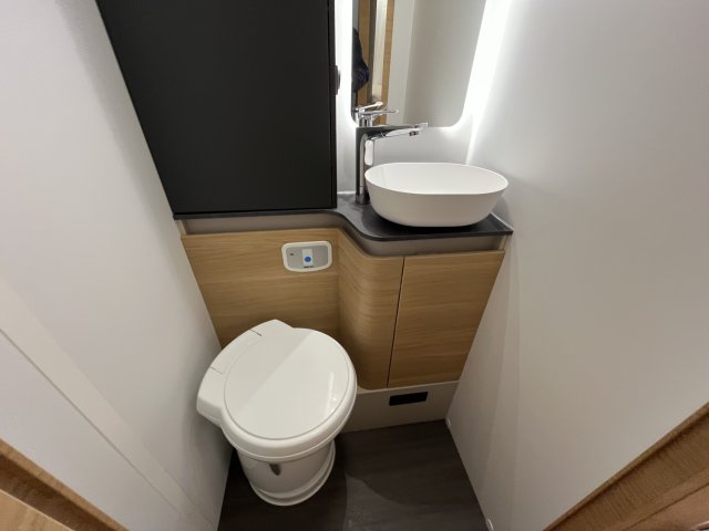 Adria Matrix 650 DL 60Y 60 ANS - Photo 5