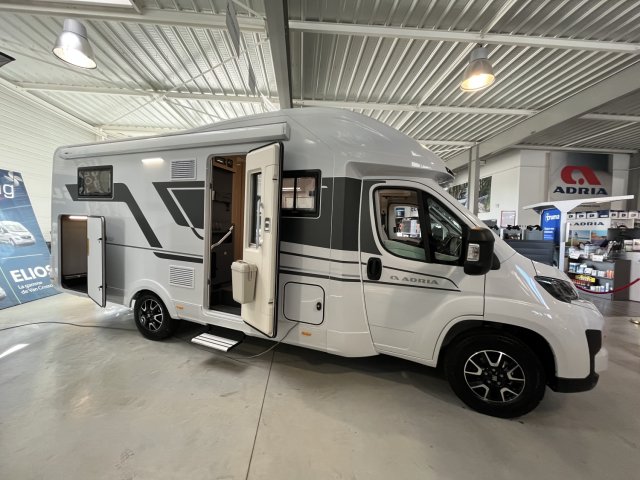 Adria Matrix Plus 670 DL Neuf