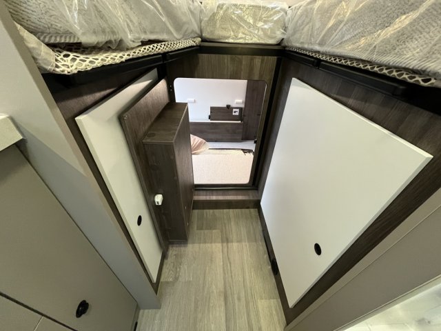 Benimar Yrteo 861 - Photo 20