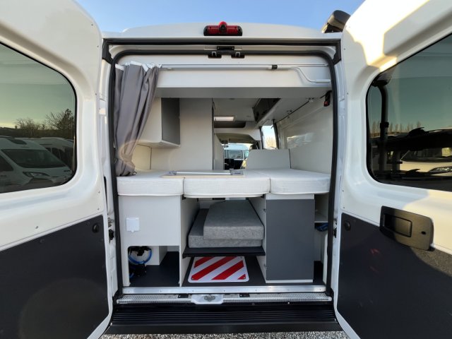 Font Vendome Rando Van - Photo 2