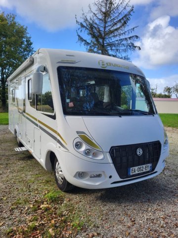 Bavaria Initial I741J Class - Photo 3