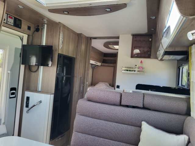 Bavaria Initial I741J Class - Photo 16