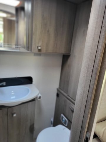 Bavaria Initial I741J Class - Photo 31