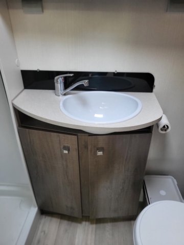 Bavaria Initial I741J Class - Photo 34