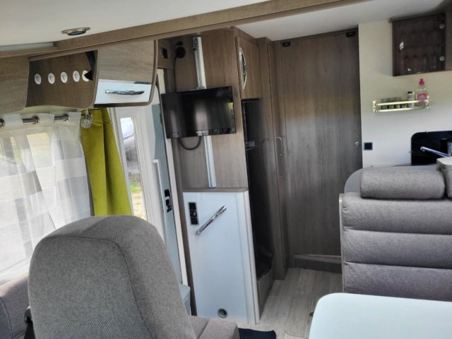 Bavaria Initial I741J Class - Photo 44