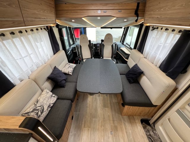 Bavaria Initial I690D Style - Photo 5