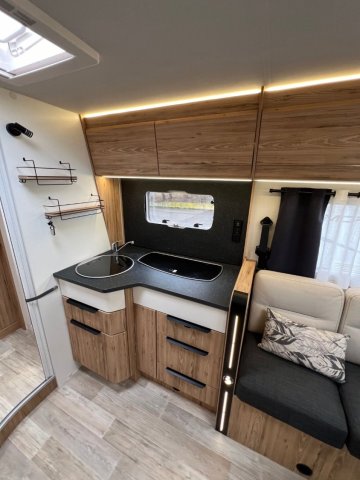 Bavaria Initial I690D Style - Photo 6