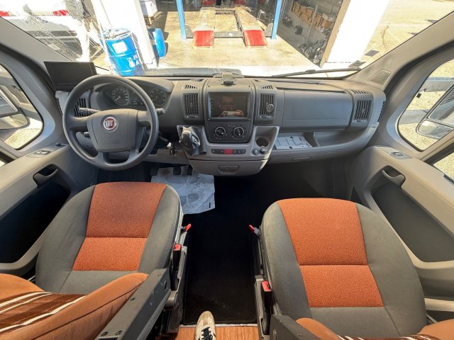 Mc Louis Yearling 72 - Photo 3