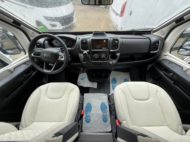 Rapido 666 F - Photo 3