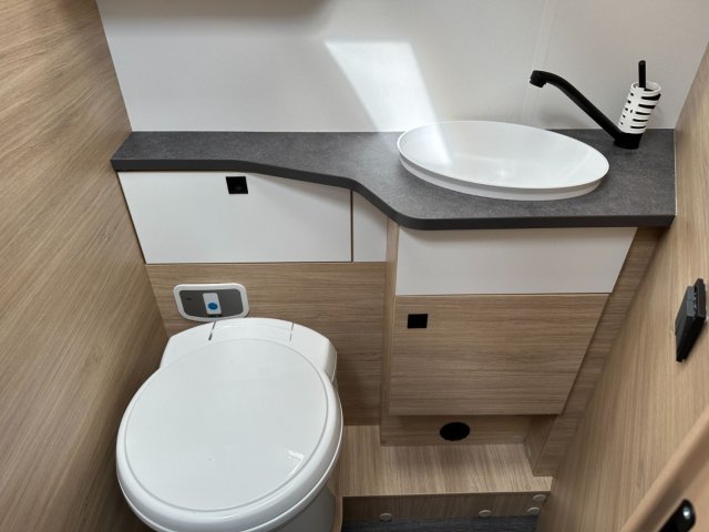 Challenger 318 Anniversary Edition - Photo 6