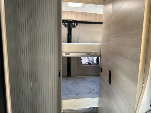 Challenger F&S Edition - Photo 2