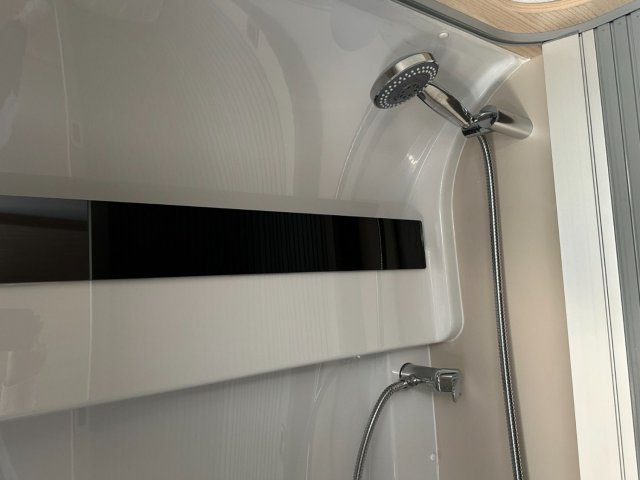 Challenger F&S Edition - Photo 3