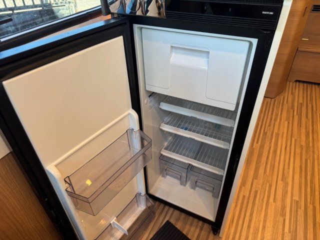 Malibu Family-For-4 GT Skyview 640 LE RB - Photo 23