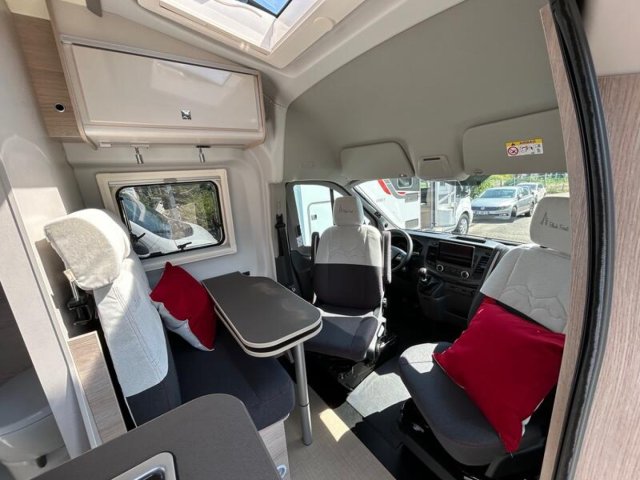 Burstner Lineo C 550 c550 170ch 4x4 black forest - Photo 2