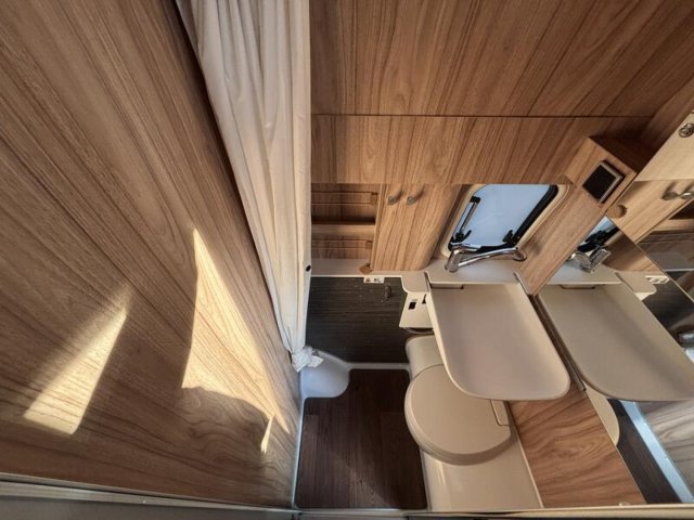 Hymer Camper Vans / Hymercar Grand Canyon S - Photo 3