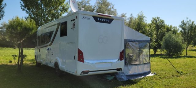 Rapido 8096 DF 60 ans - Photo 2