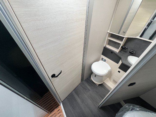 Challenger 328 - Photo 2
