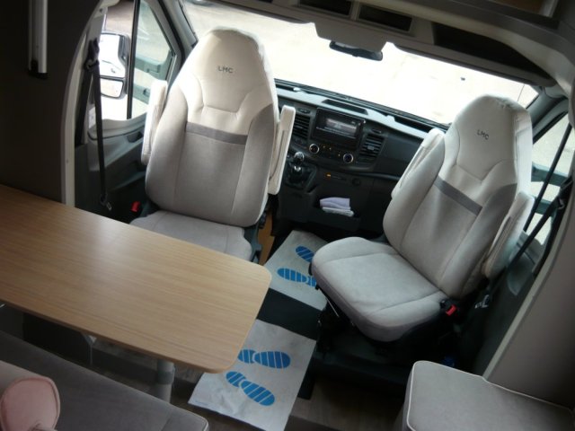 LMC Tourer Lift H 664 - Photo 8