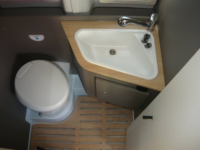 LMC Innovan 590 - Photo 10