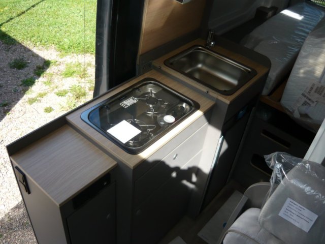 LMC Innovan 590 - Photo 20