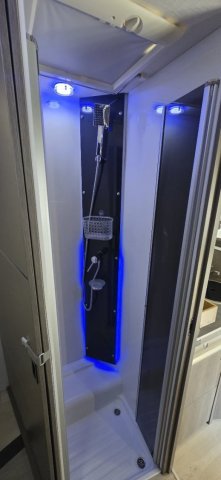 Challenger 358 EB Graphite Edition - Photo 3