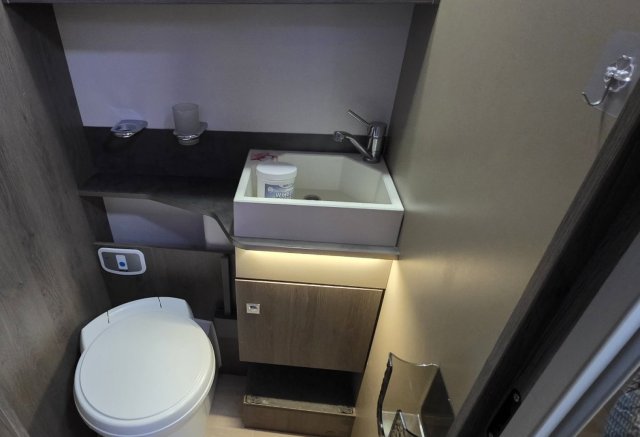 Challenger 358 EB Graphite Edition - Photo 14