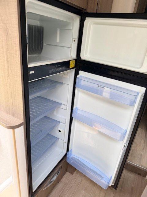 Bavaria Initial I781GJ Allure - Photo 11