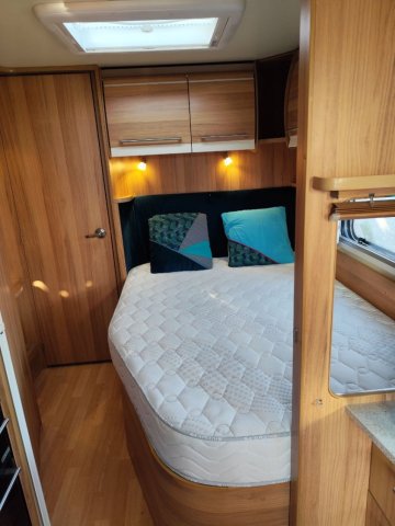 Bailey Unicorn Valencia - Photo 9