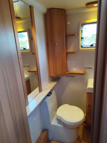 Bailey Unicorn Valencia - Photo 11