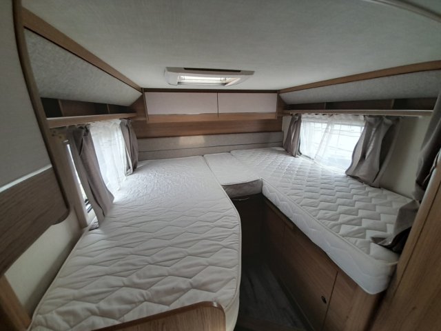 LMC Breezer V 643 65 YEARS EDITION G - Photo 12