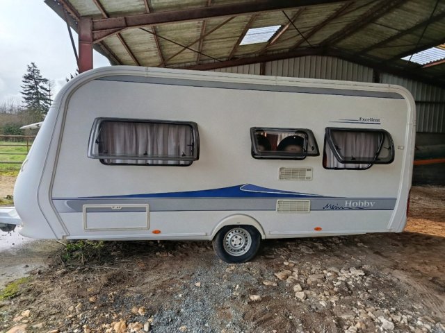 Hobby De Luxe 460 UFE Occasion