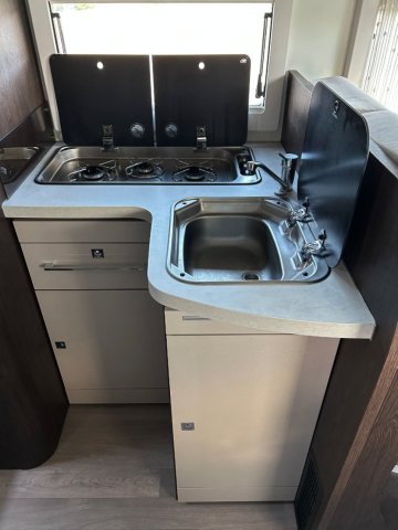 Benimar Tessoro 463 Up - Photo 20