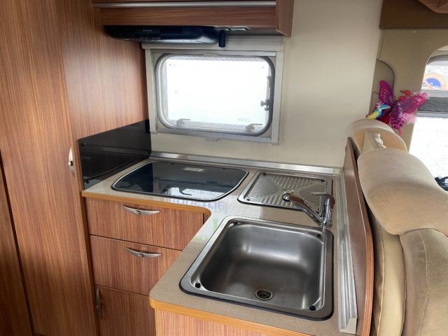 Burstner Ixeo IT 664 Bleu et blanc - Photo 5