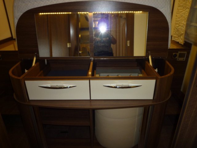 Burstner Elegance I 890 cuir - Photo 4