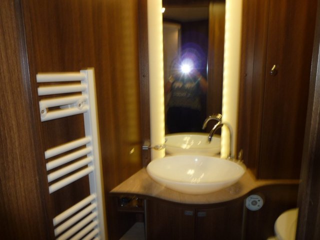 Burstner Elegance I 890 cuir - Photo 5