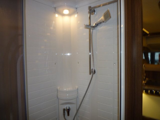 Burstner Elegance I 890 cuir - Photo 6