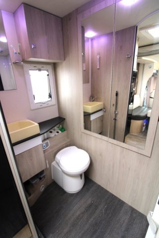 Challenger 290 Special Edition - Photo 12