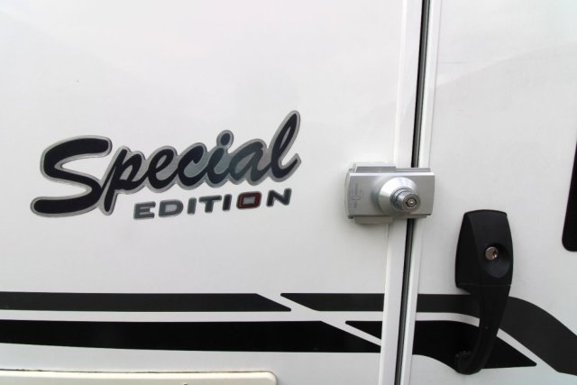 Challenger 290 Special Edition - Photo 30