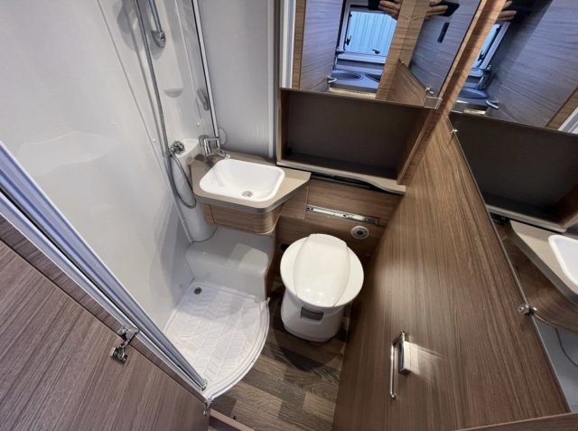 Weinsberg CaraCompact MB 640 MEG Edition Pepper - Photo 18