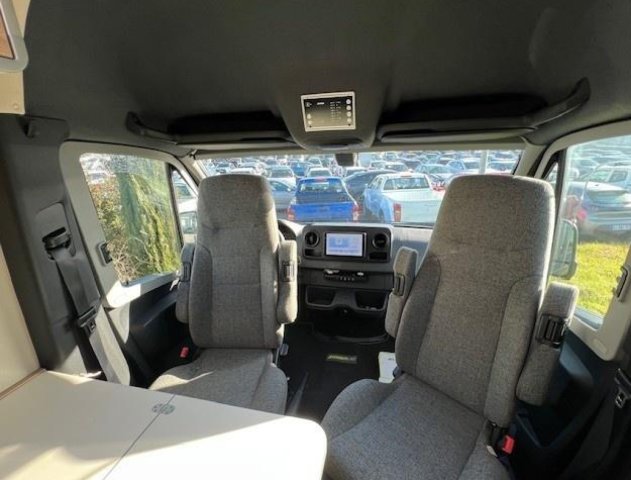 Hymer Camper Vans / Hymercar Grand Canyon - Photo 4