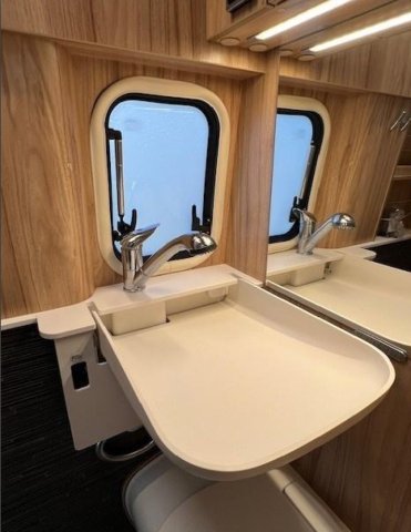 Hymer Camper Vans / Hymercar Grand Canyon - Photo 5