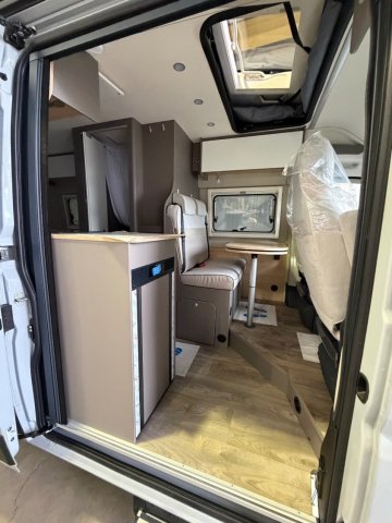 LMC Innovan 600 Roadfans Hopper / Webasto - Photo 3